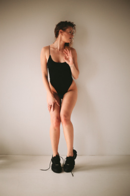 red dress studio sesja kobieca buduarowa żory katowice wodzisław rybnik jastrzębie śląsk fotograf