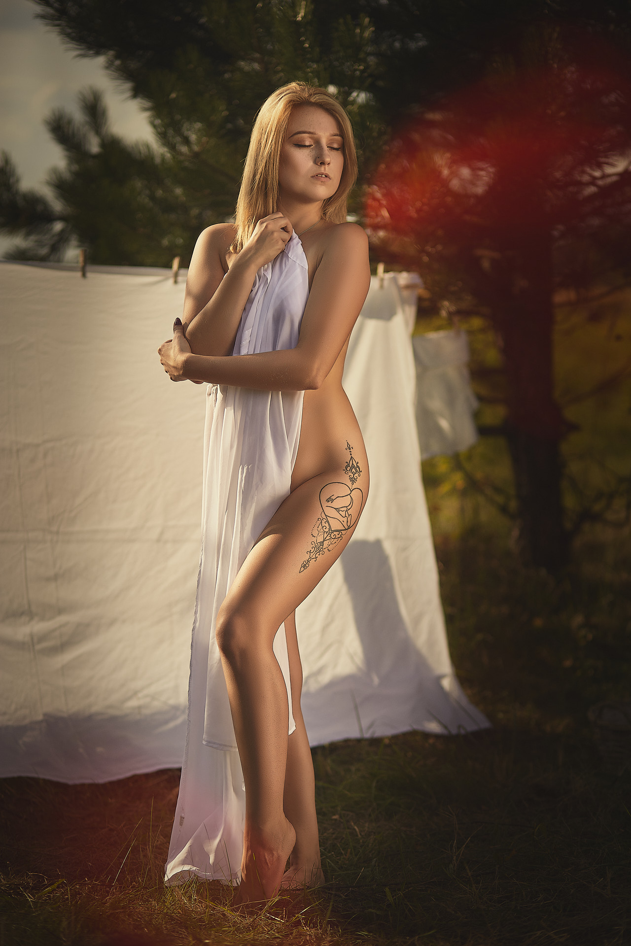 sesja kobieca Żory, boudoir, delikatna, glamour, sensual, sesja fotograficzna, kobieca, sukienka, śląsk, żory, tychy, pszczyna, katowice, zmysłowa, wodzisław, jastrębie, rybnik, pranie, sielska, sielsko, stylizowana