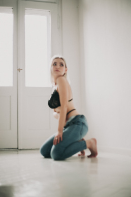 Bytom, Cieszyn, Gliwice, Jastrzębie, Katowice, Rybnik, Wodzisław, Zabrze, aesthetic, bielizna, body, boudoir, buduarowa, fotograf, fotografia, jeansy, pinterest, poranek, rajstopy, sensual, sensualna, sesja kobieca, studio, Żory