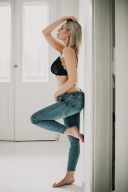 Bytom, Cieszyn, Gliwice, Jastrzębie, Katowice, Rybnik, Wodzisław, Zabrze, aesthetic, bielizna, body, boudoir, buduarowa, fotograf, fotografia, jeansy, pinterest, poranek, rajstopy, sensual, sensualna, sesja kobieca, studio, Żory