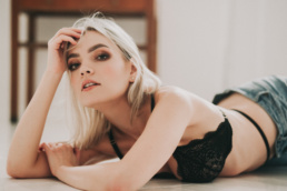 Bytom, Cieszyn, Gliwice, Jastrzębie, Katowice, Rybnik, Wodzisław, Zabrze, aesthetic, bielizna, body, boudoir, buduarowa, fotograf, fotografia, jeansy, pinterest, poranek, rajstopy, sensual, sensualna, sesja kobieca, studio, Żory