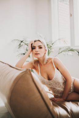 Bytom, Cieszyn, Gliwice, Jastrzębie, Katowice, Rybnik, Wodzisław, Zabrze, aesthetic, bielizna, body, boudoir, buduarowa, fotograf, fotografia, jeansy, pinterest, poranek, rajstopy, sensual, sensualna, sesja kobieca, studio, Żory