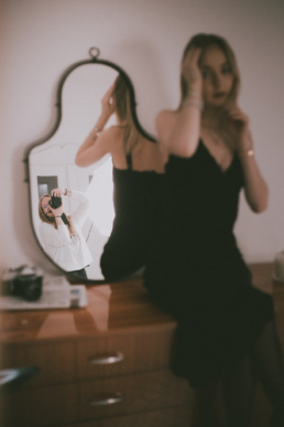 Bytom, Gliwice, Jastrzębie, Katowice, Mikołów, Niepozowane, Pszczyna, Racibórz, Rybnik, Tychy, Wodzisław, aesthetic, classy, czarna sukienka, elegancka, sesja kobieca, studio, vintage, Śląsk, Żory