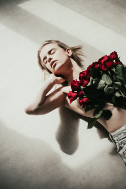 Bytom, Gliwice, Jastrzębie, Katowice, Racibórz, Red Dress Studio, Rybnik, Wodzisław, aesthetic, fotograf, fotografia, gipsówka, glamour, kwiaty, portret, róże, sesja kobieca, studio, Śląsk, Żory