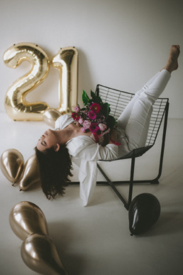 21, Bytom, Gliwice, Jastrzębie, Katowice, Racibórz, Rybnik, Wodzisław, aesthetic, balony, fotograf, fotografia, jasna, jeans, prezent, sesja kobieca, studio, sukienka, tort, urodziny, Śląsk, Żory