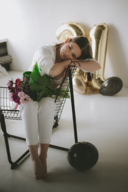 21, Bytom, Gliwice, Jastrzębie, Katowice, Racibórz, Rybnik, Wodzisław, aesthetic, balony, fotograf, fotografia, jasna, jeans, prezent, sesja kobieca, studio, sukienka, tort, urodziny, Śląsk, Żory