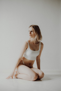 Aesthetic, Biel, Bielizna, Body, Bytom, Fotograf, Fotografia, Gipsówka, Gliwice, Jastrzębie, Jeansy, Katowice, Kobieca, Kwiaty, Minimalistyczna, Minimalizm, Racibórz, Rybnik, Sesja, Studio, Wodzisław, Śląsk, Żory