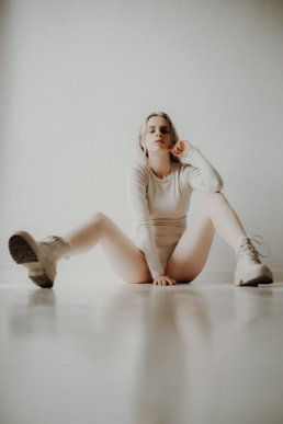 Aesthetic, Biel, Bielizna, Body, Bytom, Fotograf, Fotografia, Gipsówka, Gliwice, Jastrzębie, Jeansy, Katowice, Kobieca, Kwiaty, Minimalistyczna, Minimalizm, Racibórz, Rybnik, Sesja, Studio, Wodzisław, Śląsk, Żory