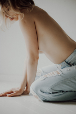Aesthetic, Biel, Bielizna, Body, Bytom, Fotograf, Fotografia, Gipsówka, Gliwice, Jastrzębie, Jeansy, Katowice, Kobieca, Kwiaty, Minimalistyczna, Minimalizm, Racibórz, Rybnik, Sesja, Studio, Wodzisław, Śląsk, Żory