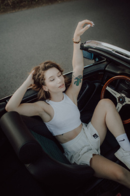 80, Bytom, Gliwice, Jastrzębie, Katowice, Racibórz, Rybnik, Wodzisław, aesthetic, audia, auto, cabrio, coca, cola, elegancka, fotograf, fotografia, kobieta, plener, samochód, sesja kobieca, studio, Śląsk, Żory
