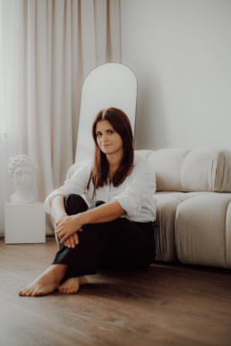 Bytom, Gliwice, Jastrzębie, Katowice, Mikołów, Racibórz, Rybnik, Wodzisław, aesthetic, jaeansy, koszula, lustro, sesja kobieca, studio, Śląsk, Żory, kobieca sesja Edyty