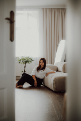 Bytom, Gliwice, Jastrzębie, Katowice, Mikołów, Racibórz, Rybnik, Wodzisław, aesthetic, jaeansy, koszula, lustro, sesja kobieca, studio, Śląsk, Żory, kobieca sesja Edyty