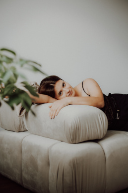 Bytom, Gliwice, Jastrzębie, Katowice, Mikołów, Racibórz, Rybnik, Wodzisław, aesthetic, jaeansy, koszula, lustro, sesja kobieca, studio, Śląsk, Żory, kobieca sesja Edyty