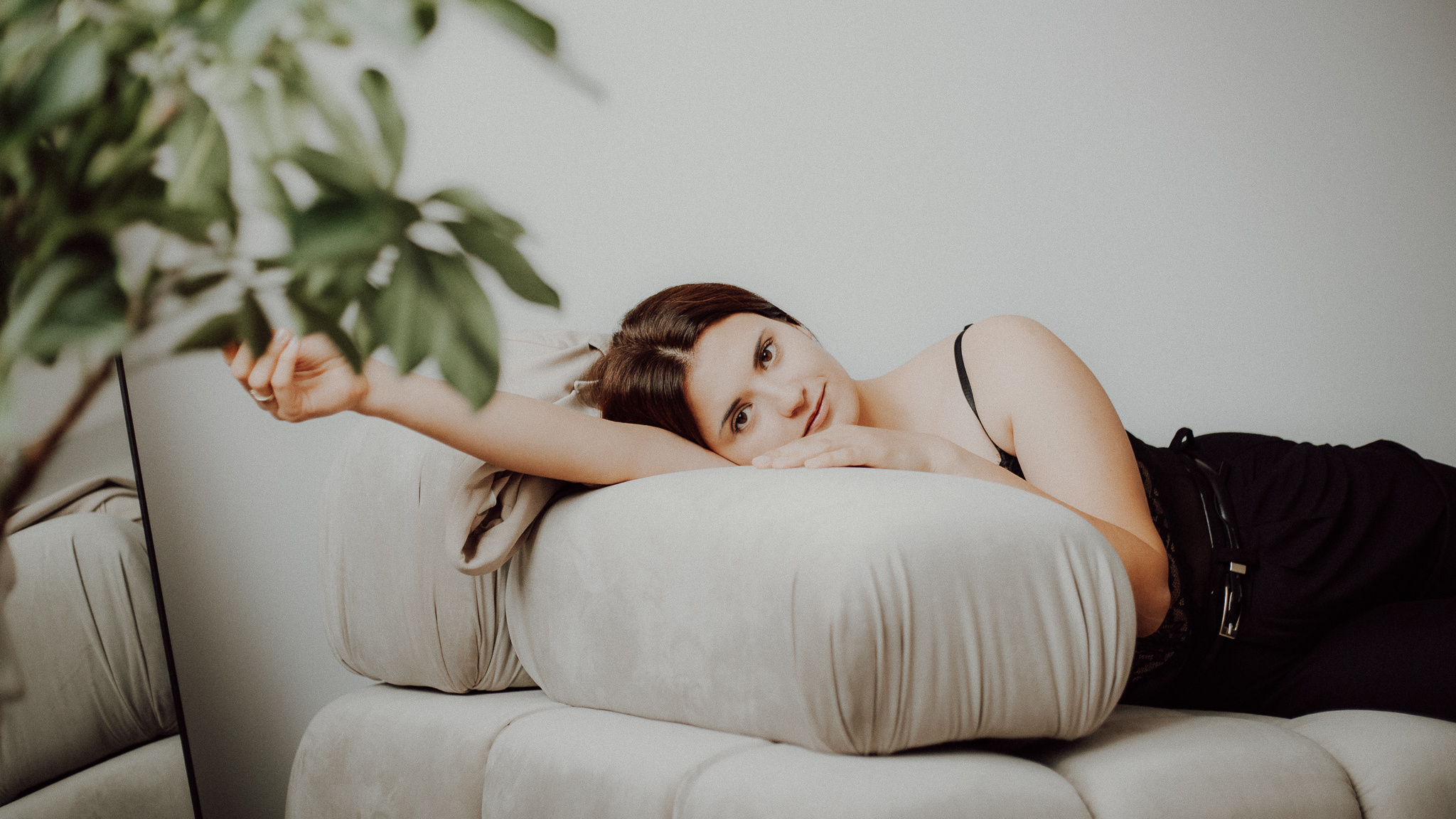 Bytom, Gliwice, Jastrzębie, Katowice, Mikołów, Racibórz, Rybnik, Wodzisław, aesthetic, jaeansy, koszula, lustro, sesja kobieca, studio, Śląsk, Żory, kobieca sesja Edyty