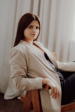 Bytom, Gliwice, Jastrzębie, Katowice, Mikołów, Racibórz, Rybnik, Wodzisław, aesthetic, jaeansy, koszula, lustro, sesja kobieca, studio, Śląsk, Żory, kobieca sesja Edyty