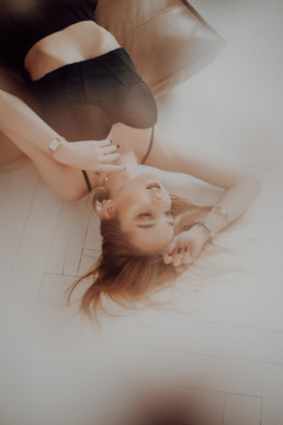 Bytom, Gliwice, Jastrzębie, Katowice, Mikołów, Niepozowane, Pszczyna, Racibórz, Rybnik, Tychy, Wodzisław, aesthetic, classy, elegancka, sesja kobieca, studio, Śląsk, Żory