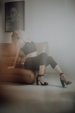Bytom, Gliwice, Jastrzębie, Katowice, Mikołów, Niepozowane, Pszczyna, Racibórz, Rybnik, Tychy, Wodzisław, aesthetic, classy, elegancka, sesja kobieca, studio, Śląsk, Żory