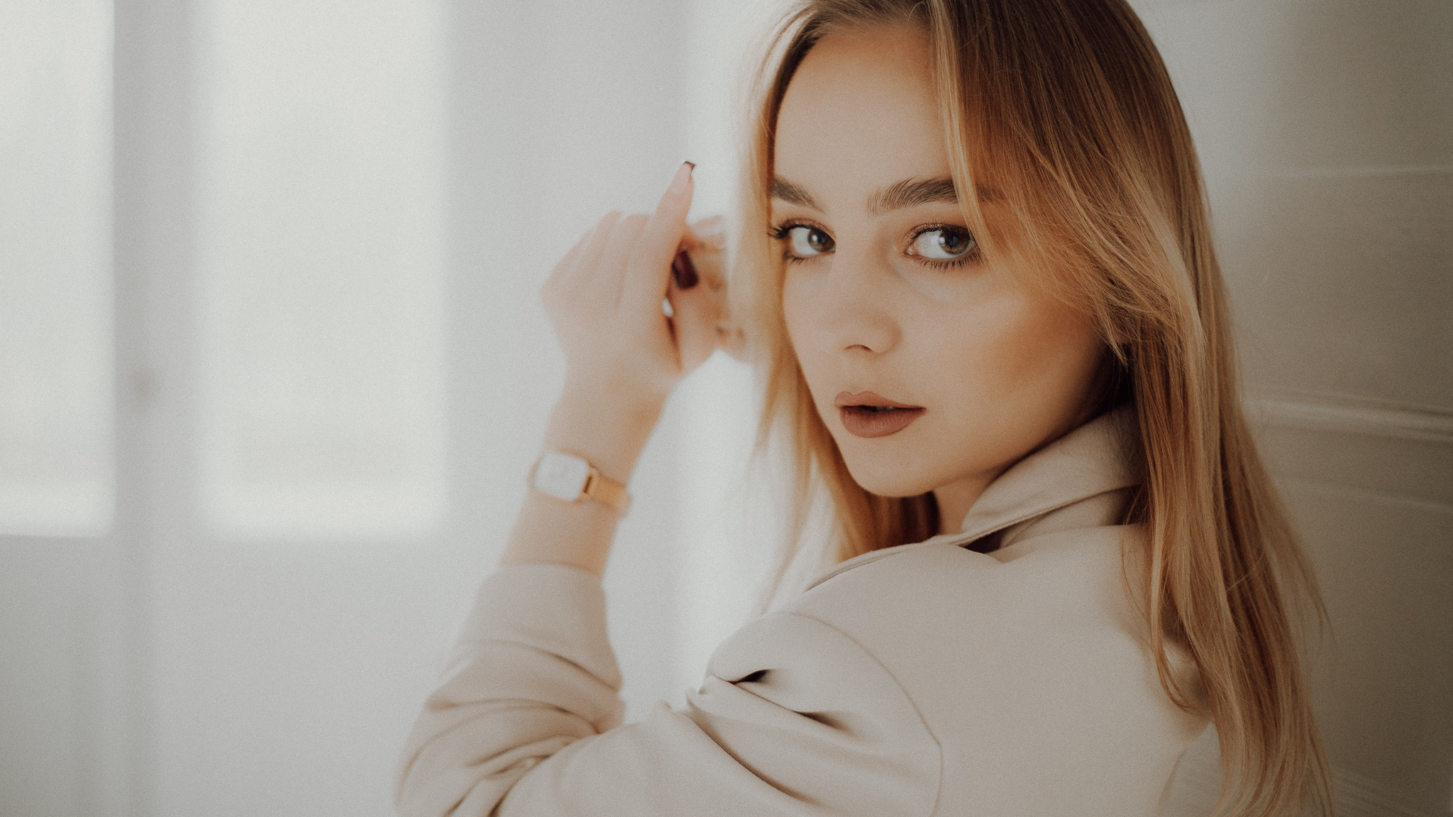 Bytom, Gliwice, Jastrzębie, Katowice, Mikołów, Niepozowane, Pszczyna, Racibórz, Rybnik, Tychy, Wodzisław, aesthetic, classy, elegancka, elegant, klasyczna, marynarka, sesja kobieca, studio, Śląsk, Żory