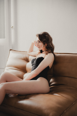Bytom, Gliwice, Jastrzębie, Racibórz, Rybnik, Wodzisław, aesthetic, buduarowa, classy, elegant, fotograf, fotografia, portretowa, sensualna, sesja kobieca, studio, Śląsk, Żory