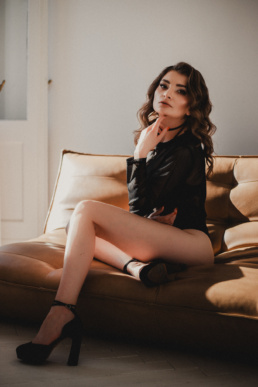 Bytom, Gliwice, Jastrzębie, Racibórz, Rybnik, Wodzisław, aesthetic, buduarowa, classy, elegant, fotograf, fotografia, portretowa, sensualna, sesja kobieca, studio, Śląsk, Żory