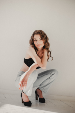 Bytom, Gliwice, Jastrzębie, Racibórz, Rybnik, Wodzisław, aesthetic, buduarowa, classy, elegant, fotograf, fotografia, portretowa, sensualna, sesja kobieca, studio, Śląsk, Żory