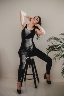 Bytom, Gliwice, Jastrzębie, Racibórz, Rybnik, Wodzisław, aesthetic, buduarowa, classy, elegant, fotograf, fotografia, portretowa, sensualna, sesja kobieca, studio, Śląsk, Żory