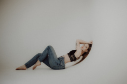 Bytom, Gliwice, Jastrzębie, Katowice, Pawłowice, Racibórz, Ruda Śląska, Rybnik, Wodzisław, aesthetic, minimalizm, sensual, sesja kobieca, studio, zmysłowa, Śląsk, światło naturalne, Żory