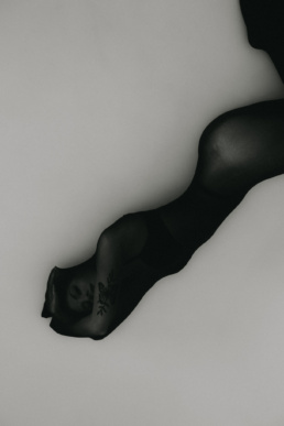 Bytom, Gliwice, Jastrzębie, Katowice, Pawłowice, Racibórz, Ruda Śląska, Rybnik, Wodzisław, aesthetic, minimalizm, sensual, sesja kobieca, studio, zmysłowa, Śląsk, światło naturalne, Żory