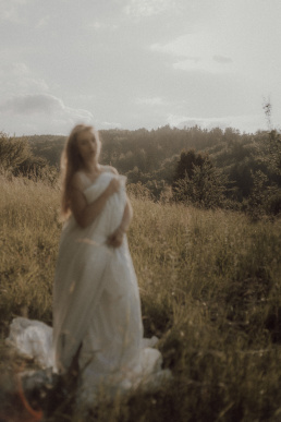Bytom, Gliwice, Jastrzębie, Katowice, Rybnik, Wodzisław, Zabrze, fotograf śląsk, fotograf żory, fotografia kobieca, plener, pościel, red dress studio, sensual, sesja kobieca, sesja kobieca w plenerze, sesja sensualna, sesja w górach, sesja zdjęciowa, voucher na sesję kobiecą, zachód słońca, Śląsk, światło naturalne, Żory