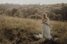 Bytom, Gliwice, Jastrzębie, Katowice, Rybnik, Wodzisław, Zabrze, fotograf śląsk, fotograf żory, fotografia kobieca, plener, pościel, red dress studio, sensual, sesja kobieca, sesja kobieca w plenerze, sesja sensualna, sesja w górach, sesja zdjęciowa, voucher na sesję kobiecą, zachód słońca, Śląsk, światło naturalne, Żory