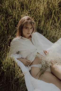 Bytom, Gliwice, Jastrzębie, Katowice, Rybnik, Wodzisław, Zabrze, fotograf śląsk, fotograf żory, fotografia kobieca, plener, pościel, red dress studio, sensual, sesja kobieca, sesja kobieca w plenerze, sesja sensualna, sesja w górach, sesja zdjęciowa, voucher na sesję kobiecą, zachód słońca, Śląsk, światło naturalne, Żory